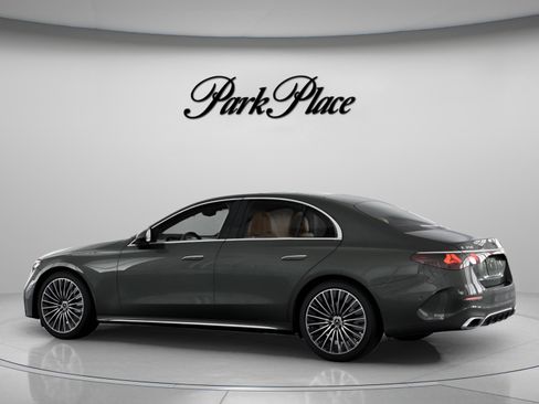 New 2026 Mercedes-Benz E 350 4MATIC Sedan image 11