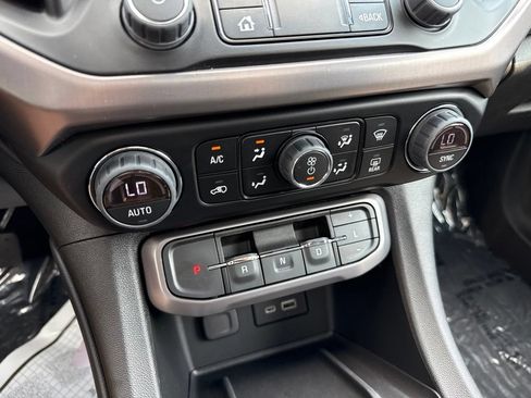 Used 2023 GMC Acadia AT4 w/ Technology Package AWD/4WD image 17