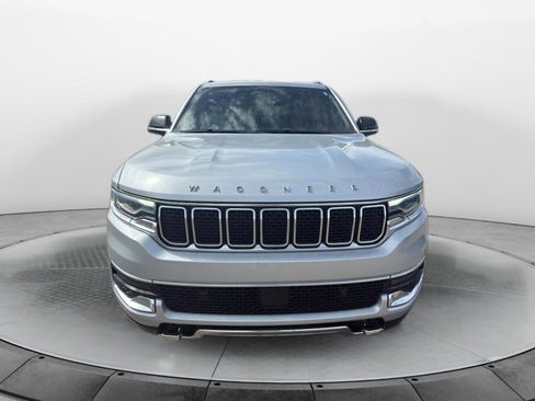 Used 2023 Jeep Wagoneer Series III w/ Preferred Equipment Group image 2