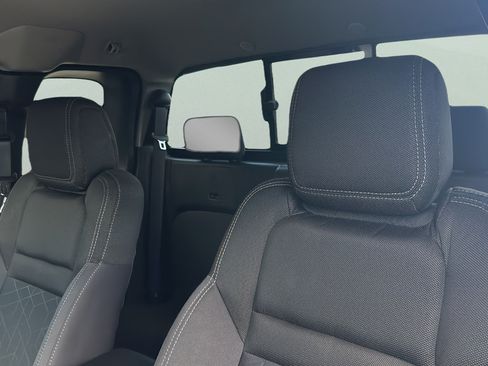 Used 2025 Nissan Frontier SV RWD image 14