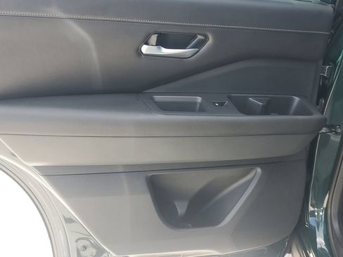 Certified 2024 Nissan Pathfinder SL FWD image 20
