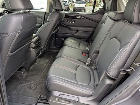 Certified 2025 Honda Pilot Touring image 36