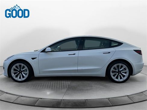 Used 2023 Tesla Model 3 Standard Range image 2