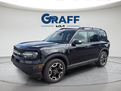 Used 2023 Ford Bronco Sport Outer Banks w/ Tech Package AWD/4WD image 2