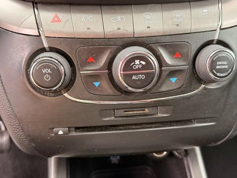 Used 2020 Dodge Journey Crossroad FWD image 21