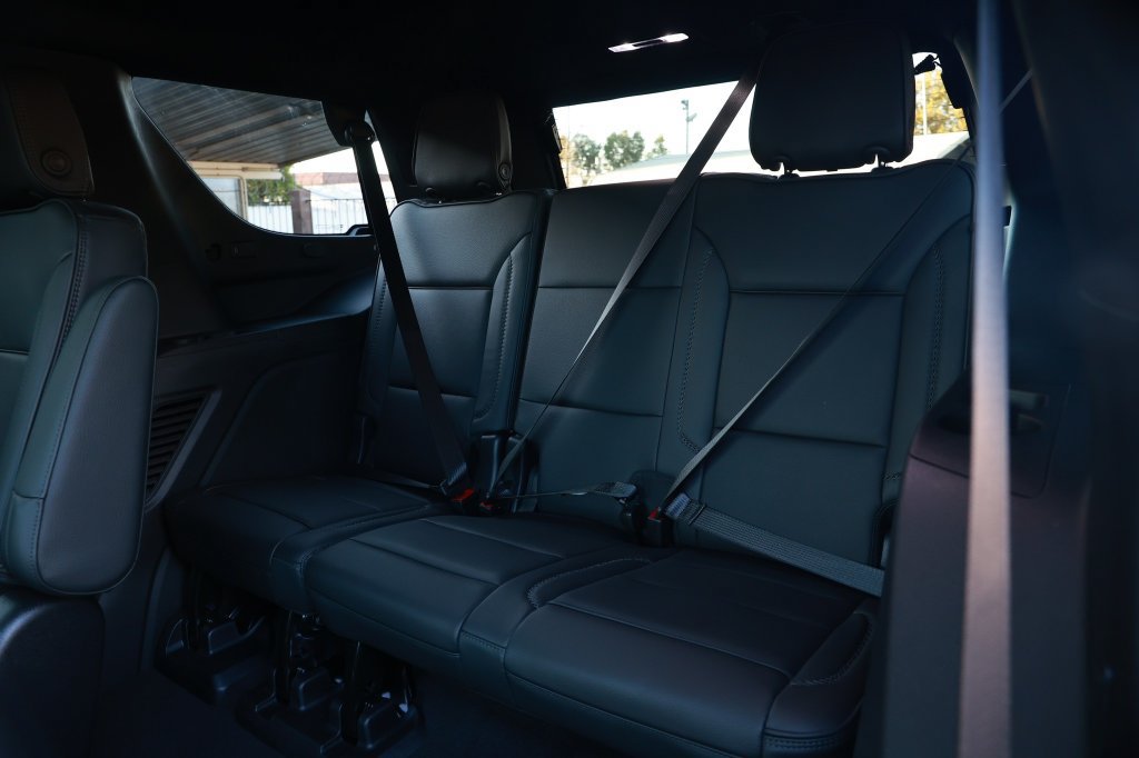 Used 2026 GMC Yukon Denali w/ Sun & Power Step Package AWD/4WD image 39