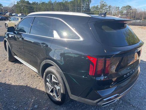 Used 2022 Kia Sorento EX w/ Panoramic Sunroof Package image 4