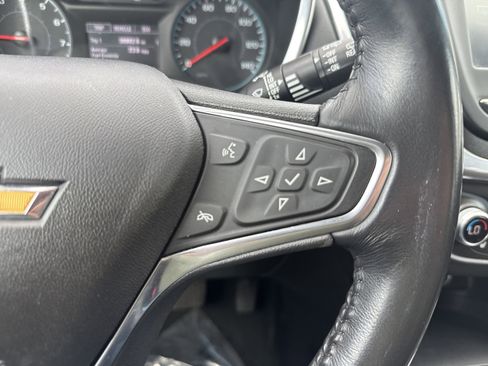 Used 2018 Chevrolet Equinox LT image 25