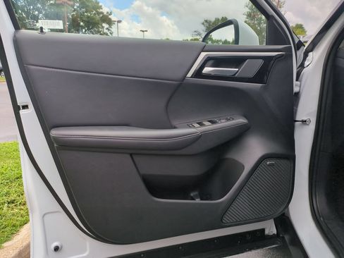 Used 2025 Mitsubishi Outlander SE AWD/4WD image 11