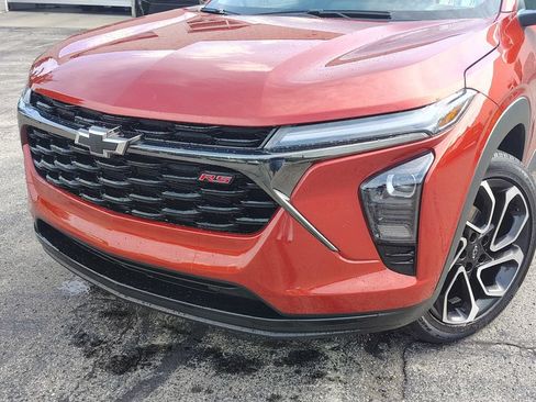 Certified 2024 Chevrolet Trax RS w/ Driver Confidence Package FWD image 2