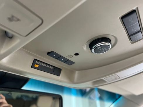 Used 2017 Cadillac Escalade image 29