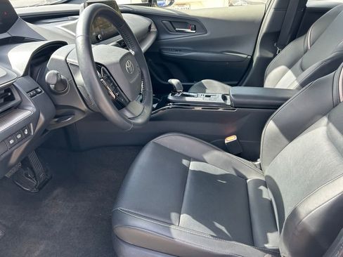 Used 2025 Toyota Prius XLE image 11