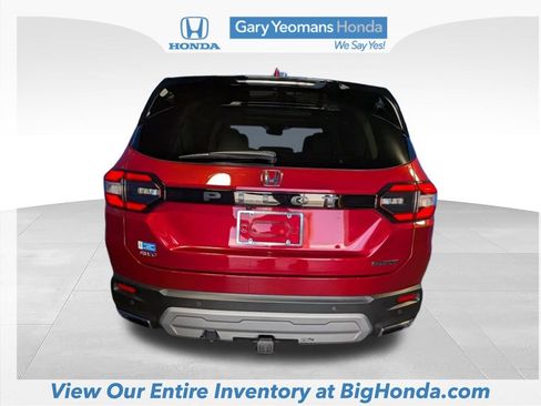 Used 2025 Honda Pilot Touring image 7
