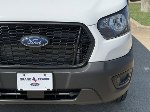 New 2025 Ford Transit 250 148 Medium Roof image 37