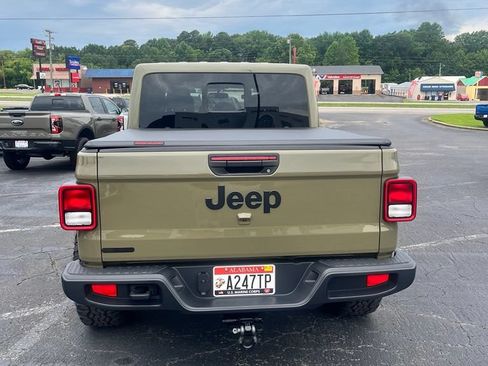 Used 2025 Jeep Gladiator Sport AWD/4WD image 5