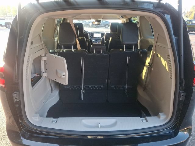 Used 2024 Chrysler Pacifica Limited FWD image 29