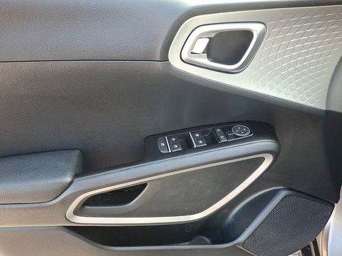 Certified 2023 Kia Soul S FWD image 14