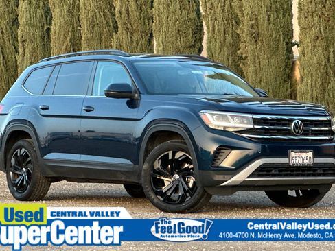 Certified 2022 Volkswagen Atlas SE image 1