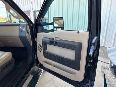 Used 2012 Ford F250 Lariat w/ Chrome Pkg image 8