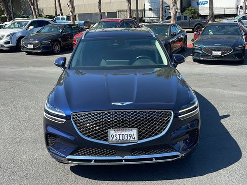 Used 2025 Genesis GV70 2.5T w/ Select Package image 2