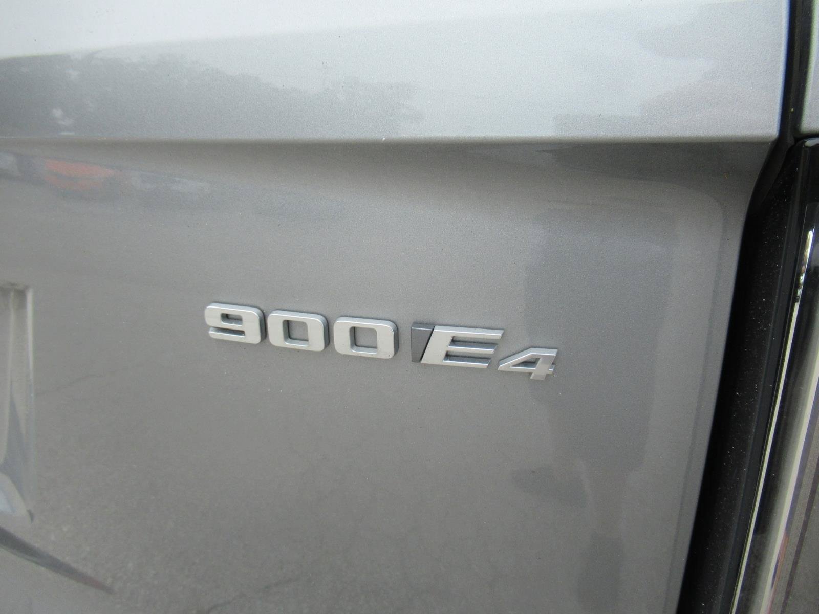 Used 2026 Cadillac Vistiq Platinum w/ LPO, Floor Liner Package AWD/4WD image 7