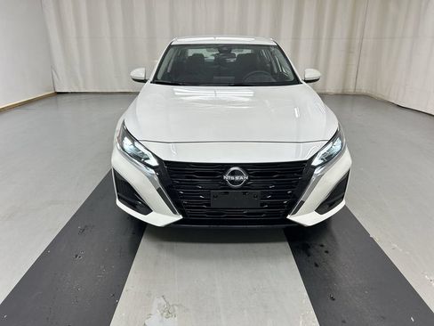 Used 2023 Nissan Altima 2.5 SV AWD/4WD image 3