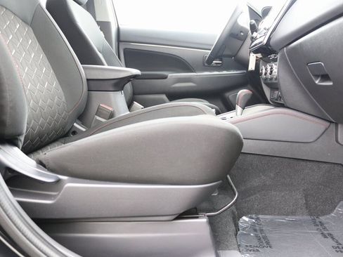 Used 2025 Mitsubishi Outlander Sport LE image 23