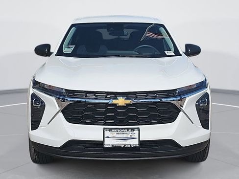 New 2026 Chevrolet Trax LS w/ Driver Confidence Package FWD image 8