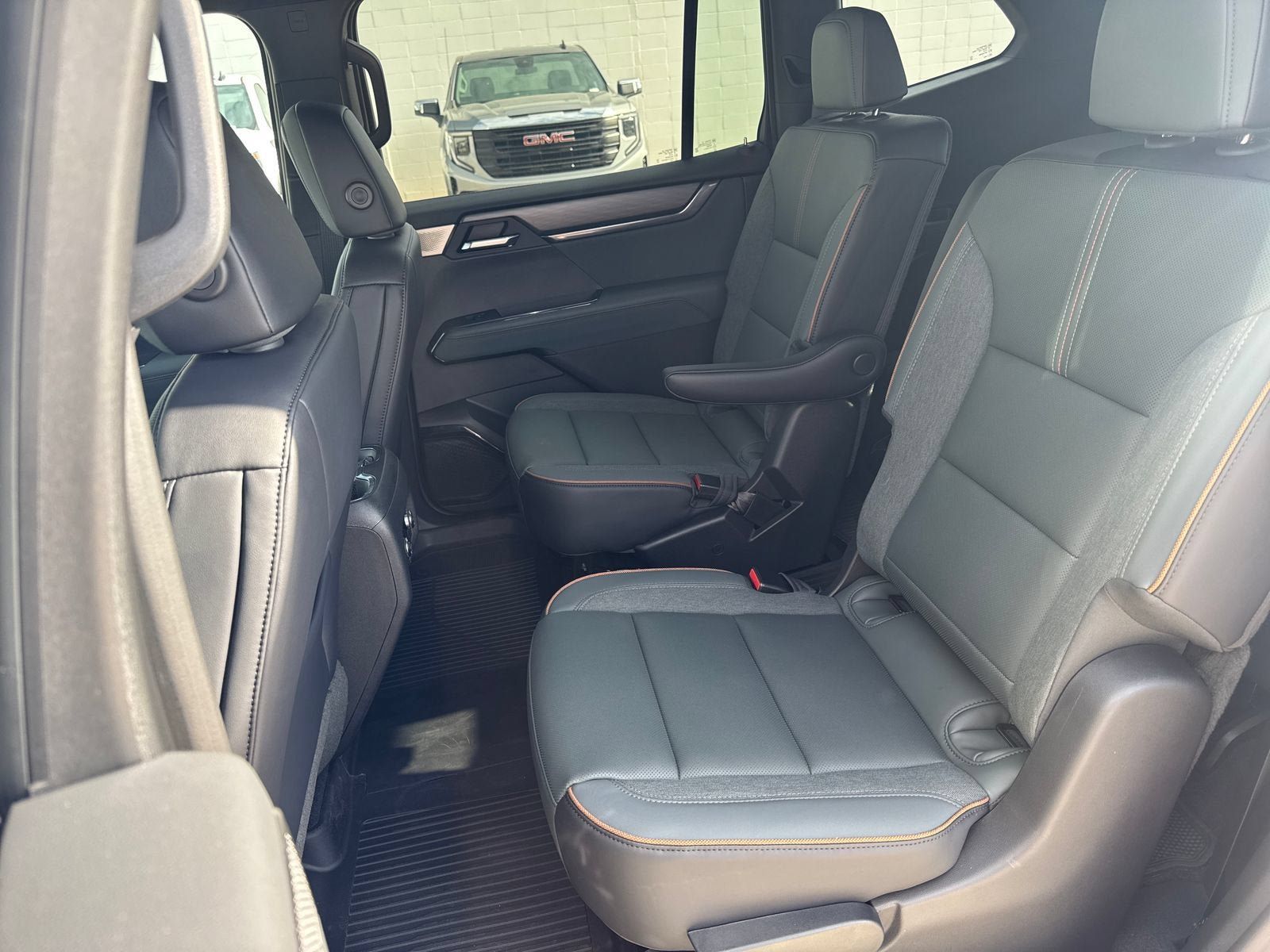 New 2027 GMC Acadia AT4 w/ AT4 Reserve Package AWD/4WD image 27