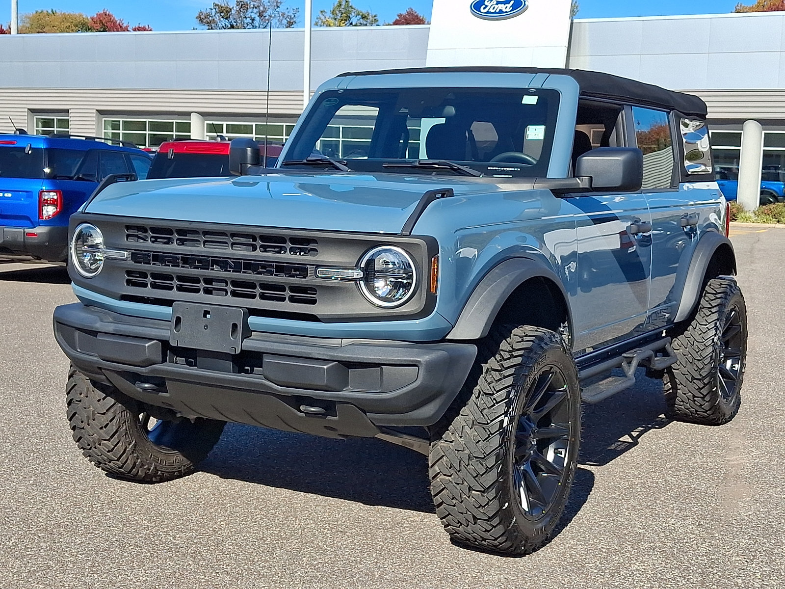 Used 2023 Ford Bronco 4-Door AWD/4WD image 4