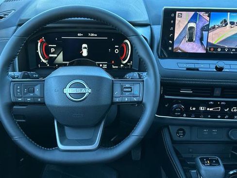 New 2025 Nissan Rogue Platinum w/ Tech Package image 11