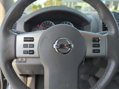 Certified 2019 Nissan Frontier SL image 43