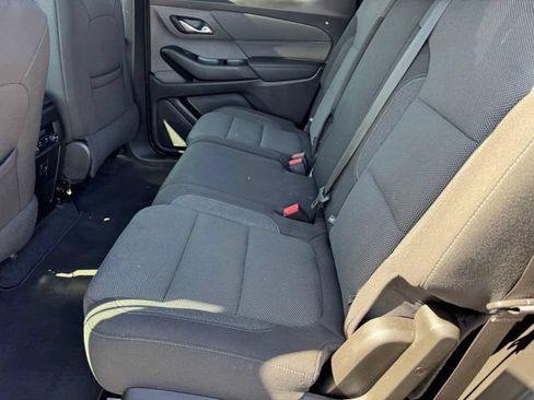 Certified 2023 Chevrolet Traverse LT FWD image 9