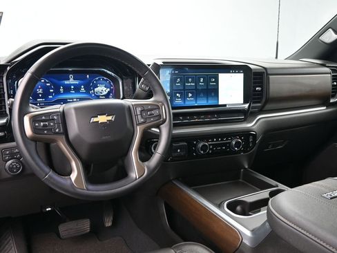 Used 2024 Chevrolet Silverado 2500 High Country w/ High Country Premium Package image 25