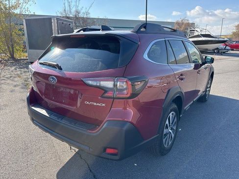 Certified 2025 Subaru Outback Premium w/ Popular Package #1A image 3