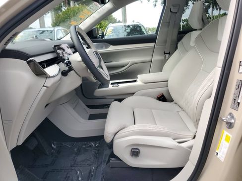 Certified 2025 Volvo EX90 Ultra AWD/4WD image 18