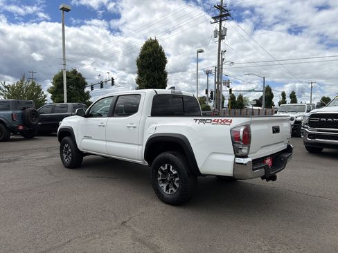 Used 2023 Toyota Tacoma TRD Off-Road AWD/4WD image 3