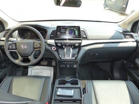 Used 2025 Honda Odyssey Touring image 25