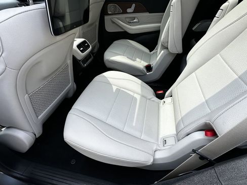 Certified 2024 Mercedes-Benz GLS 450 4MATIC image 25