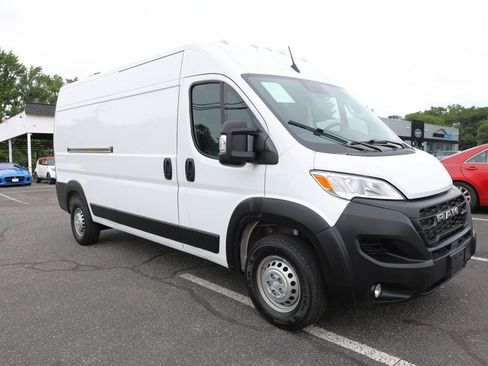 Used 2025 RAM ProMaster 2500 w/ Convenience Group FWD image 7