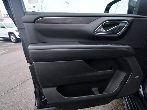 Used 2024 Chevrolet Suburban LT AWD/4WD image 13