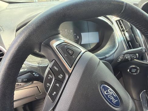 Used 2020 Ford Edge Titanium FWD image 11