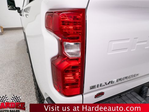 Used 2024 Chevrolet Silverado 2500 W/T w/ WT Convenience Package image 9