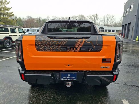 Used 2024 GMC Hummer EV 3X w/ LPO, Illumination Package image 5