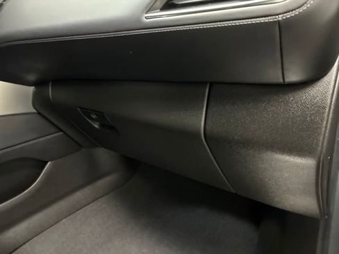 Used 2022 Chevrolet Tahoe LT w/ Luxury Package AWD/4WD image 11
