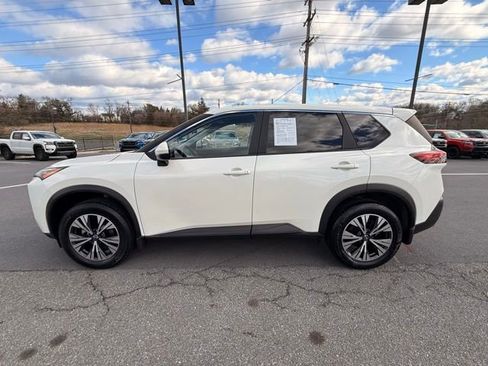 Certified 2023 Nissan Rogue SV image 8