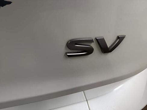 Used 2024 Nissan Rogue SV FWD image 8