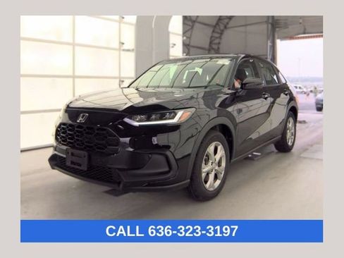 Used 2025 Honda HR-V LX image 1