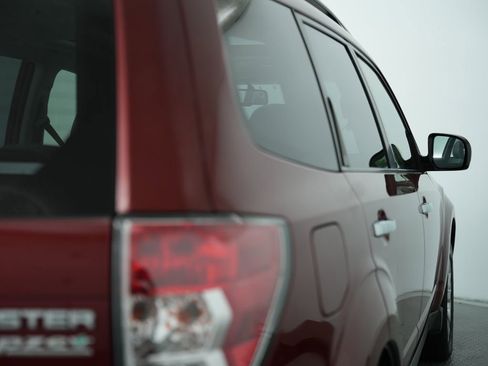 Used 2011 Subaru Forester 2.5X Premium w/ All-Weather Pkg image 30