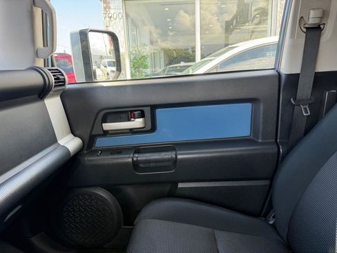 Used 2012 Toyota FJ Cruiser 4WD image 40